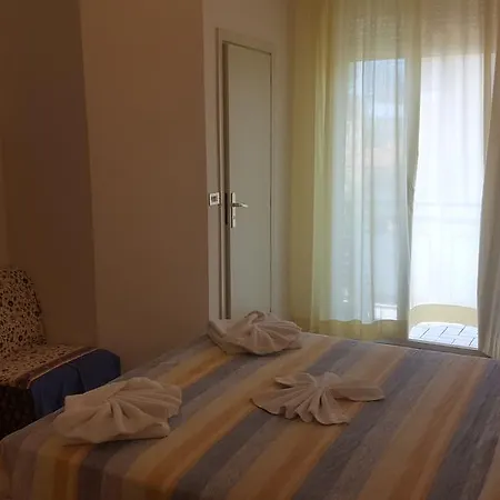 فندق Conti 3*