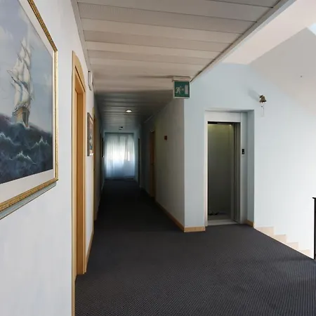 Conti فندق ريميني